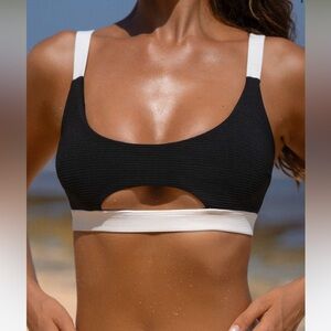 NWT Berlook Contrast Bikini Top
